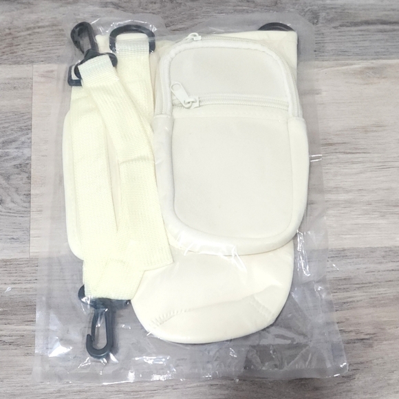 40oz Tumbler Crossbody Bag Color Cream - New In Box - Picture 2 of 5